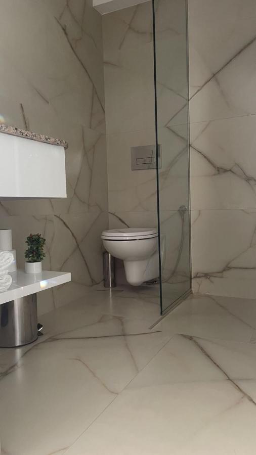Hotel Ms Саранде Екстериор снимка