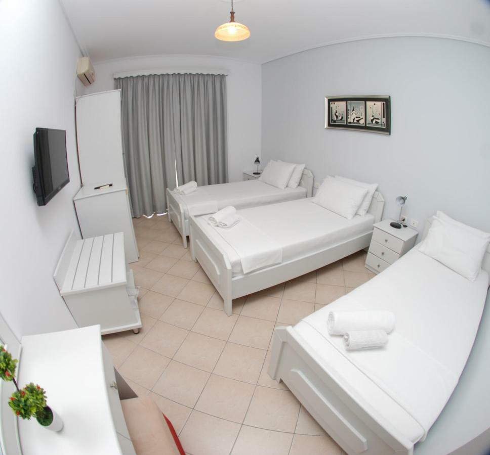 Hotel Ms Саранде Екстериор снимка
