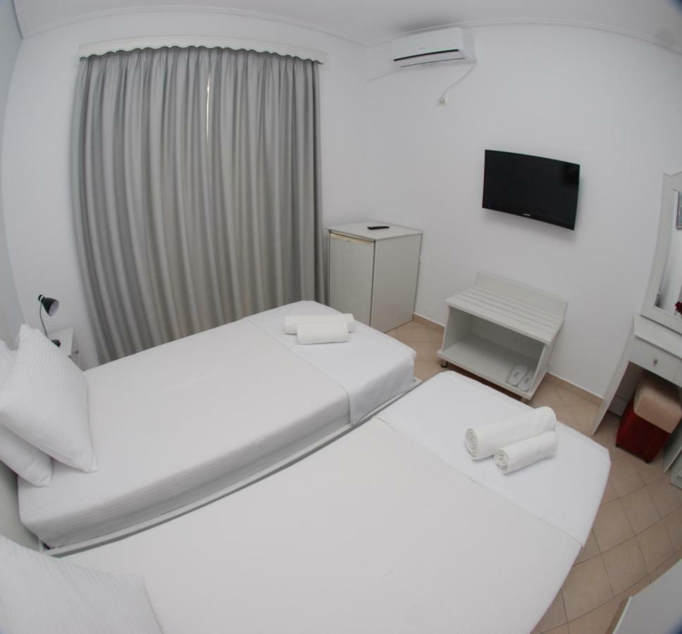 Hotel Ms Саранде Екстериор снимка