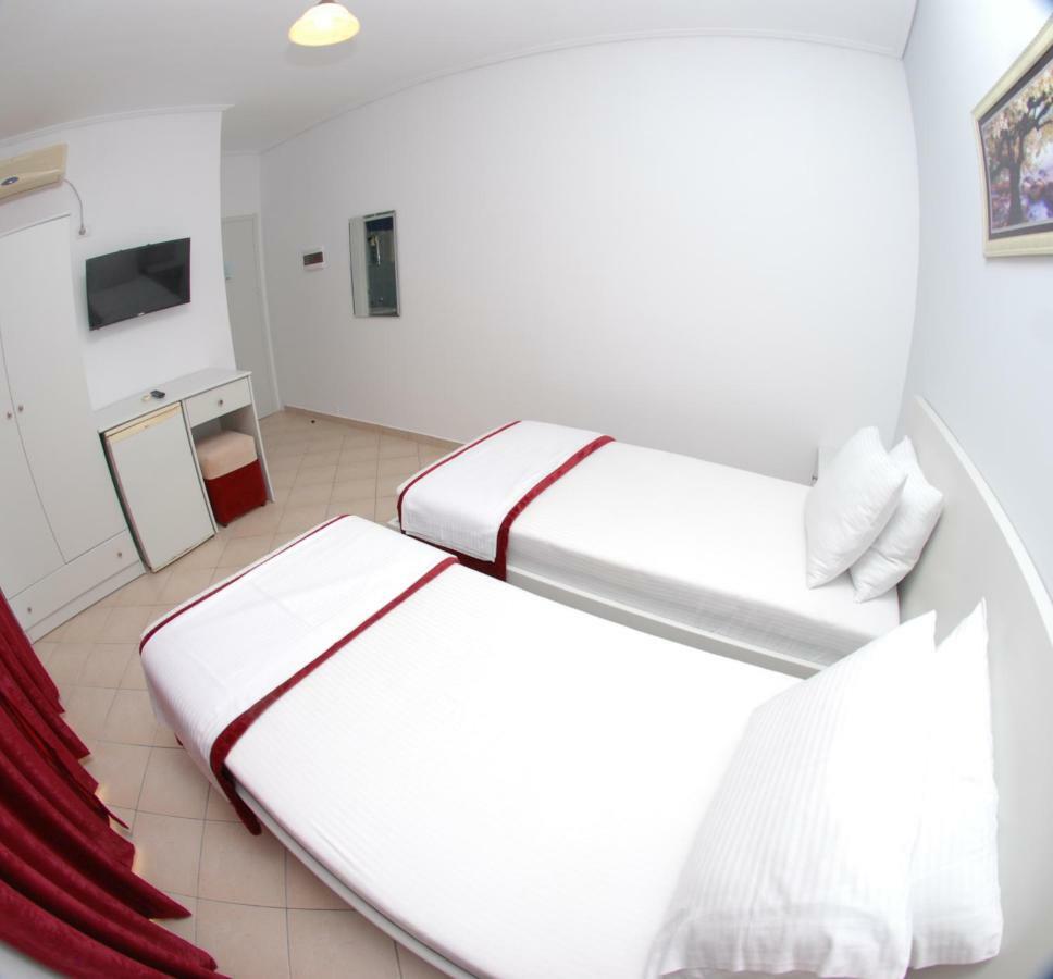Hotel Ms Саранде Екстериор снимка