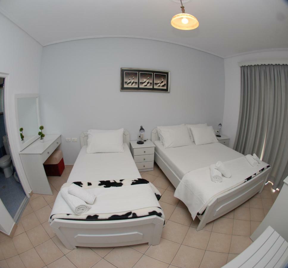 Hotel Ms Саранде Екстериор снимка
