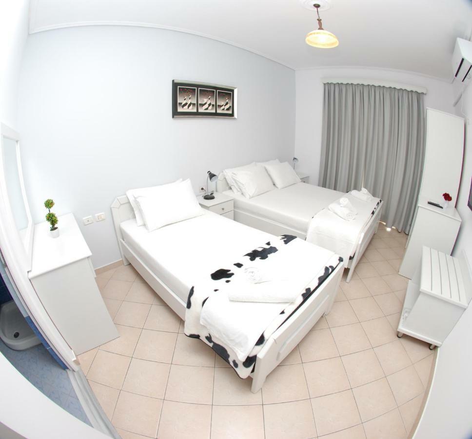 Hotel Ms Саранде Екстериор снимка