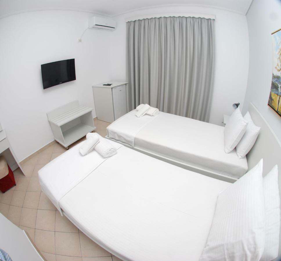 Hotel Ms Саранде Екстериор снимка