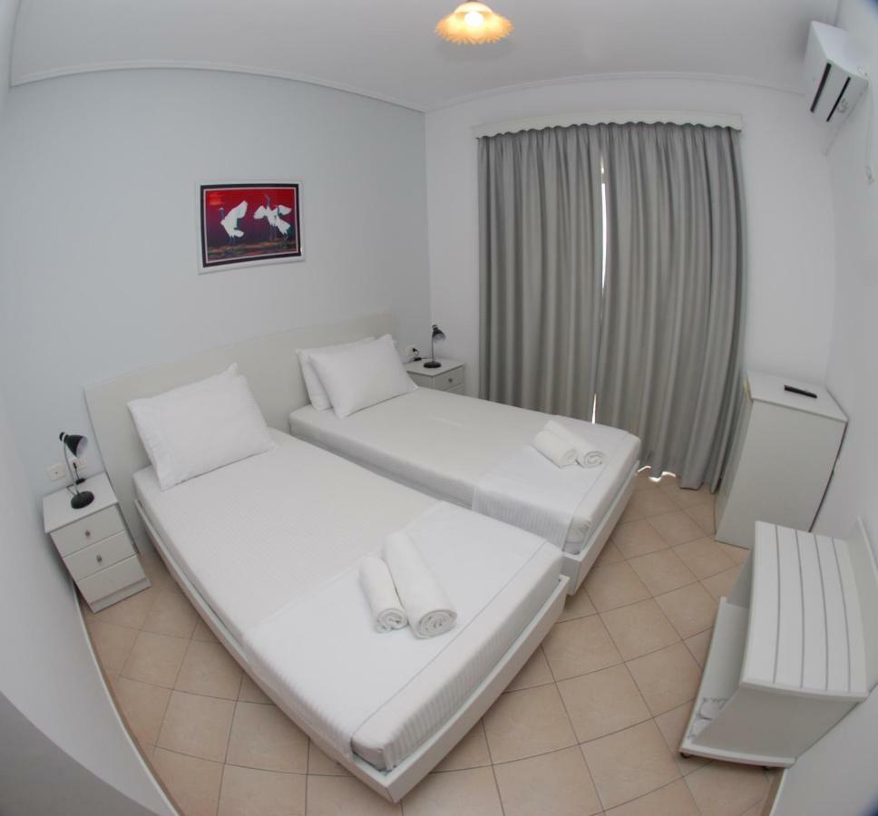 Hotel Ms Саранде Екстериор снимка