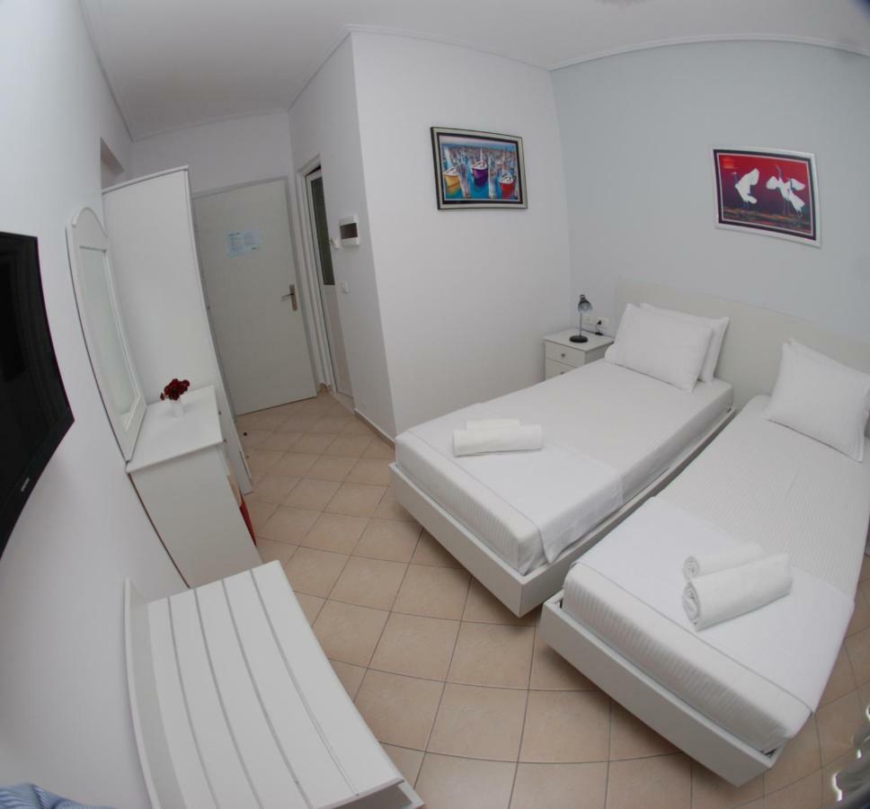 Hotel Ms Саранде Екстериор снимка