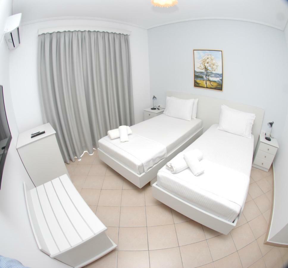 Hotel Ms Саранде Екстериор снимка